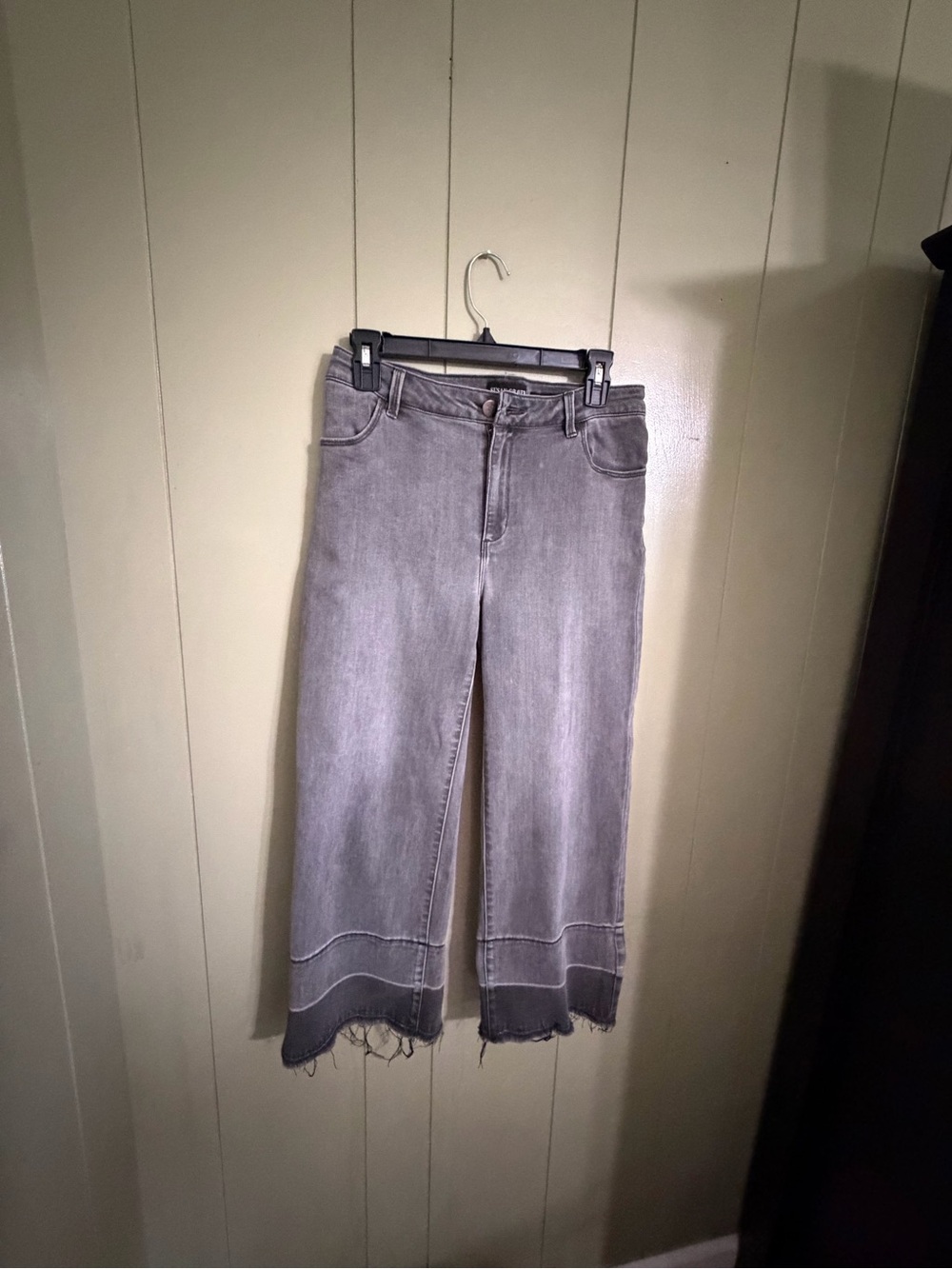 Susan Graver Women's Grey Wide-Leg Crop Jeans